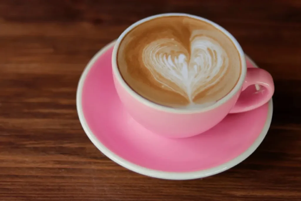 Latte heart in Valentine's Day เมื่อ "ความรัก" พวยพุ่งลงถ้วยกาแฟ